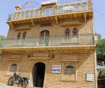 https://imgcld.yatra.com/ytimages/image/upload/t_hotel_yatra_city_desktop/v1443511387/Domestic Hotels/Hotels_Jaisalmer/Artist Hotel/_MG_5252.jpg